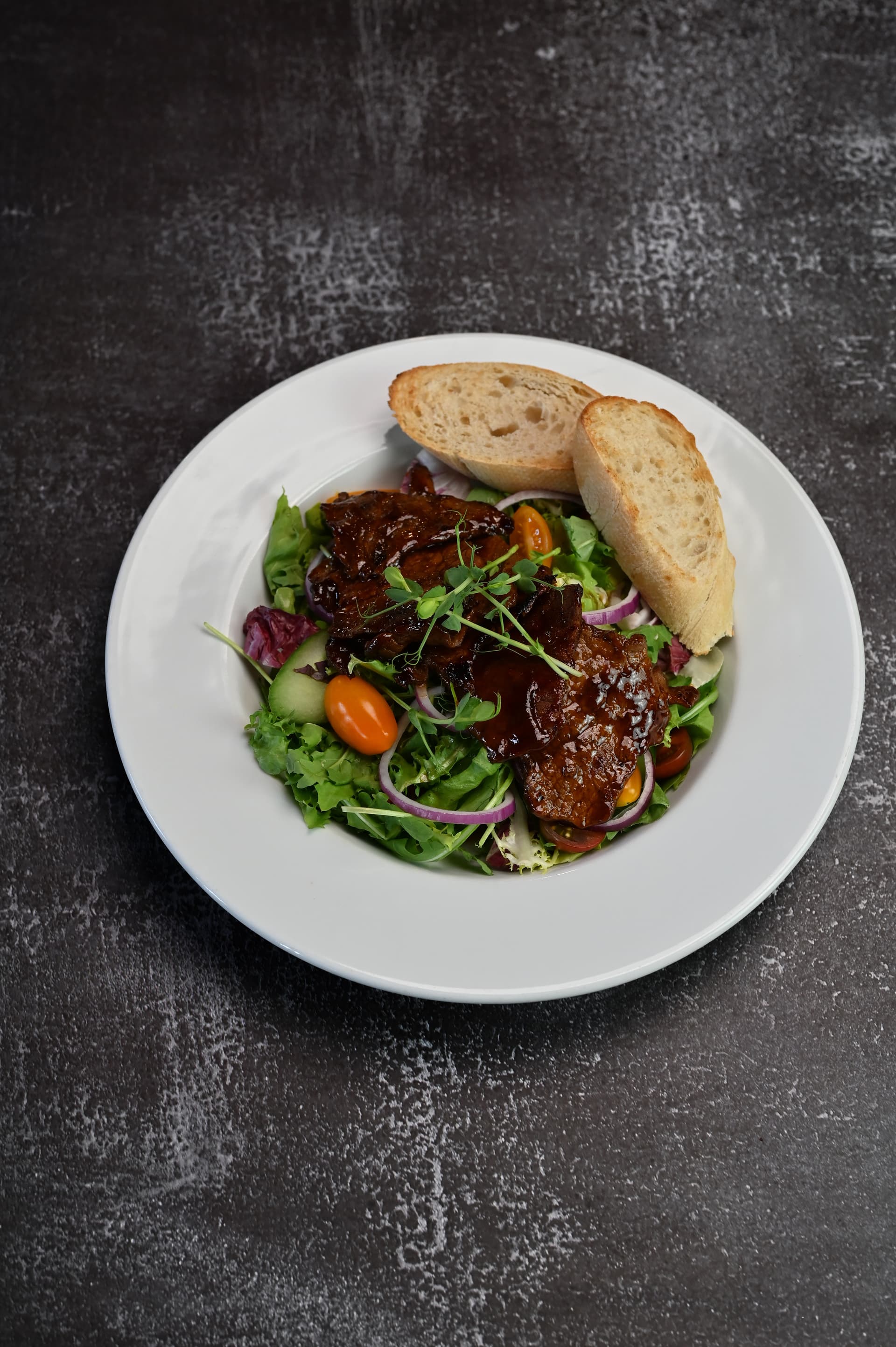 Stir-Fry Rindfleischsalat